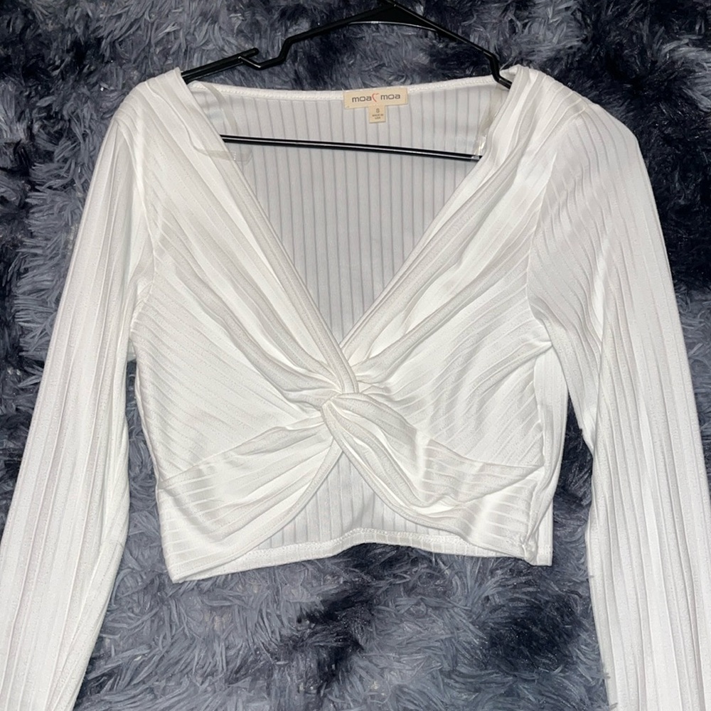 Ribbed long sleeved crop top